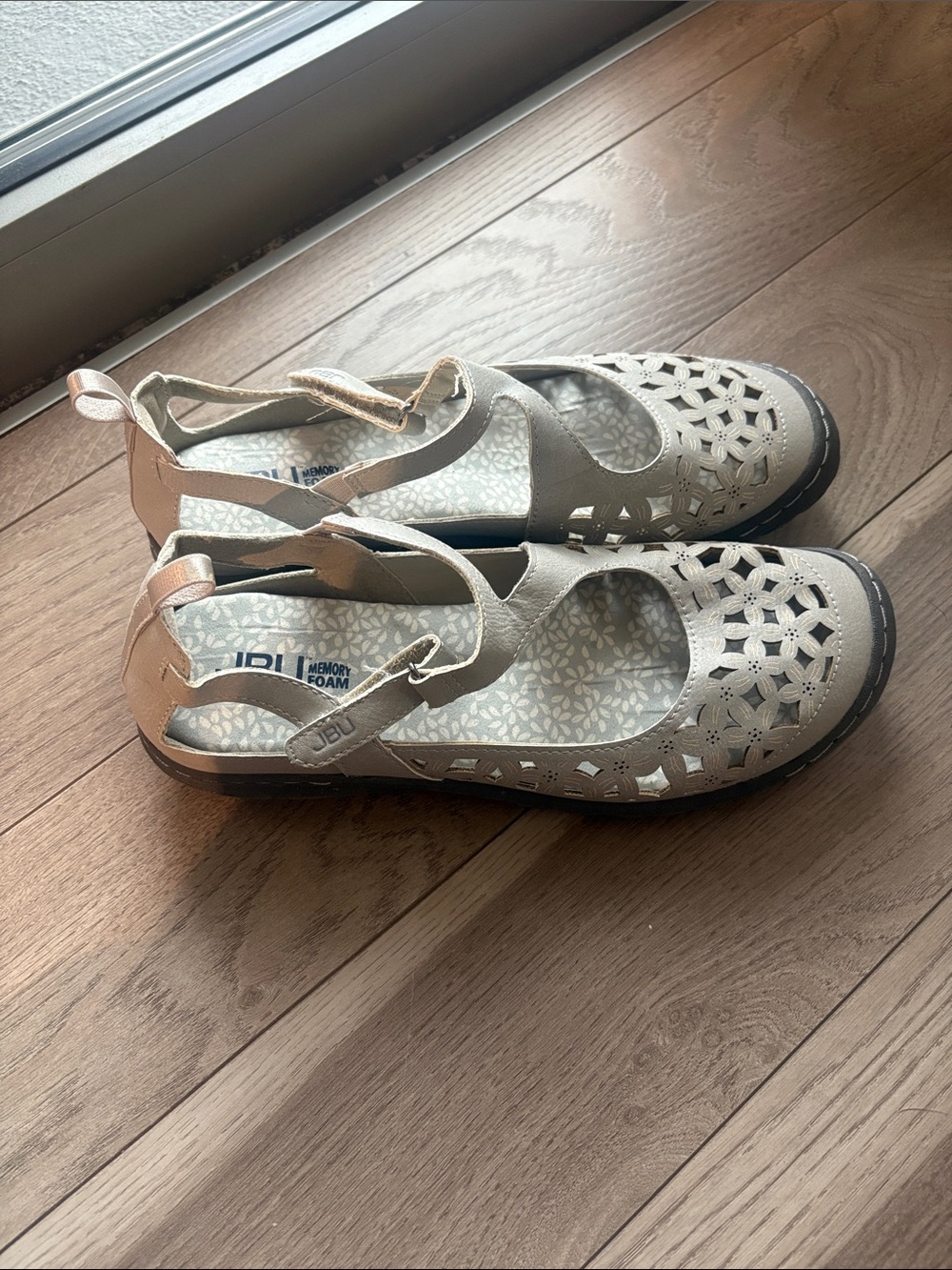 JBU memory foam Cutout Sandals